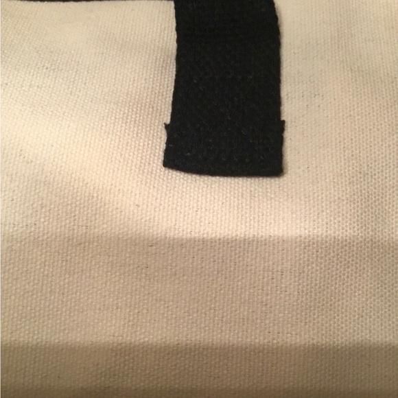 🆕 🩷🖤🩷 Canvas Tote / Hello Kitty Print / Two Black Straps / Zipper / HotPink - Picture 14 of 14